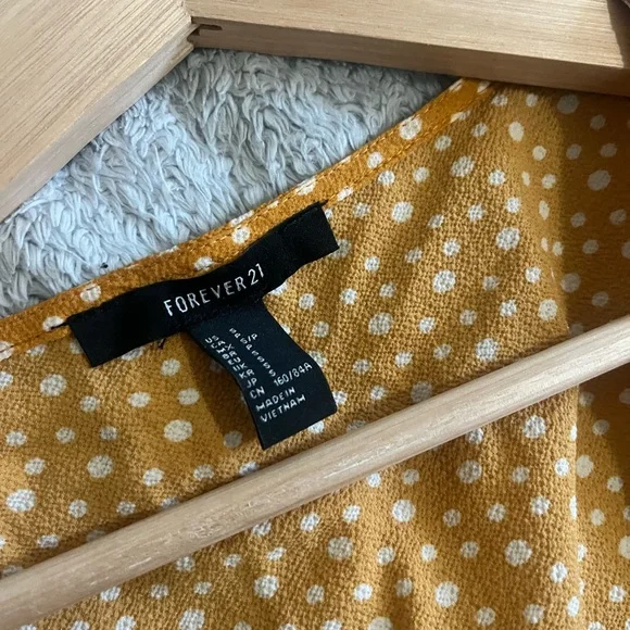 Forever 21 Mustard Polka Dot Blouse Crop Top Size Small - Picture 3 of 3